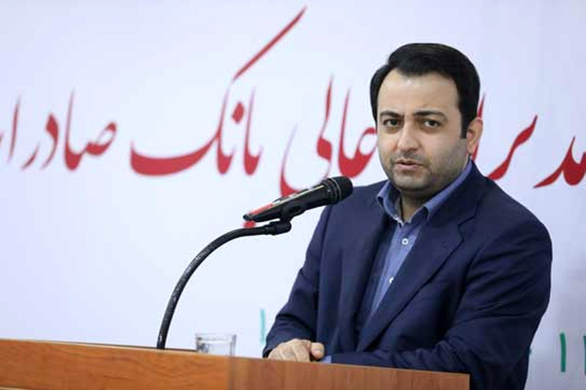 گاف فعالان رسانهای درباره مدیرعامل بانک صادرات گاف فعالان رسانهای درباره مدیرعامل بانک صادرات