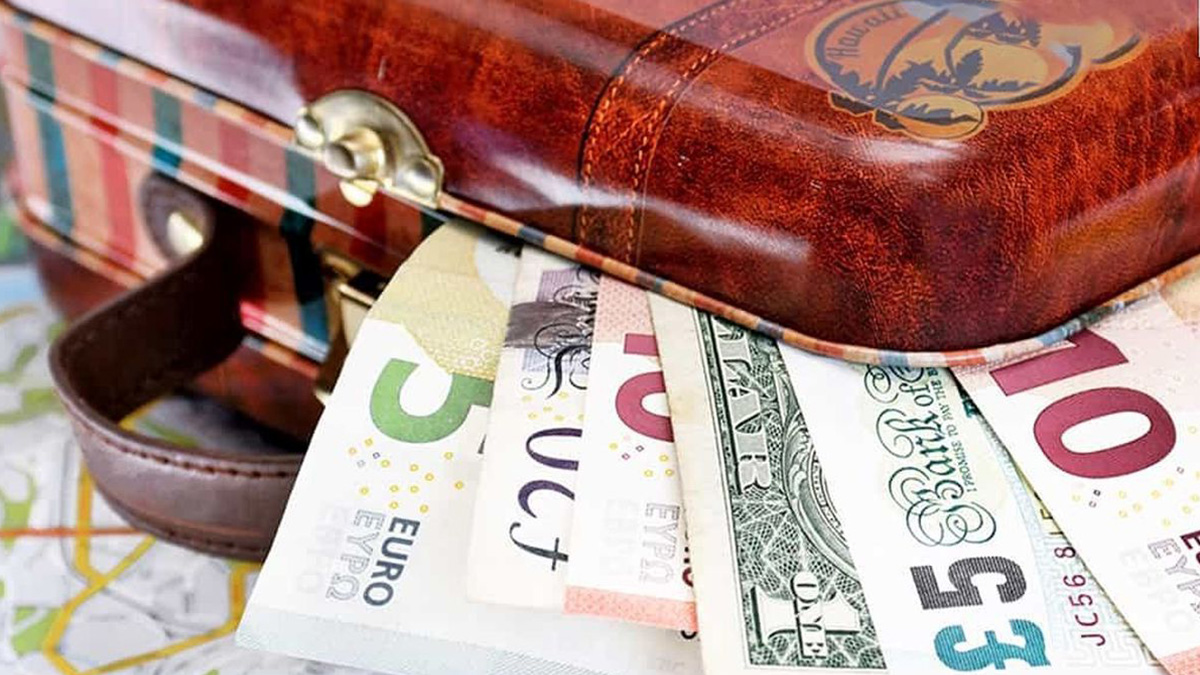 ارز مسافری هم در آینده نزدیک در مرکز مبادله عرضه خواهد شد