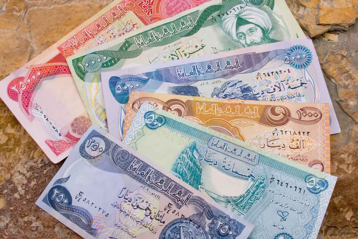 دینار برای زائران اربعین کاهشی شد