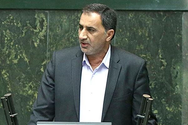 حسینی: بانکها از پرداخت وام ازدواج و مسکن خودداری میکنند حسینی: بانکها از پرداخت وام ازدواج و مسکن خودداری میکنند